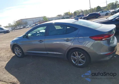 2017 Hyundai Elantra Se z USA, uszkodzony, nr VIN KMHD84LF3HU151111